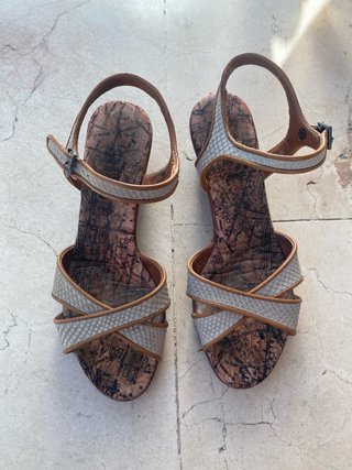 Sandalias Marrón y crudo