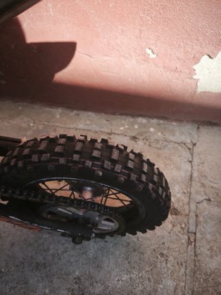 Moto de Cross Verde y Naranja