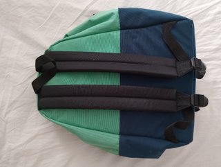 Mochila Eastpak verde y azul