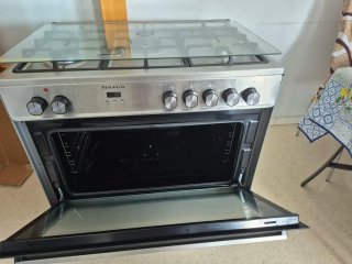 Cocina Taurus 5 fuegos con horno