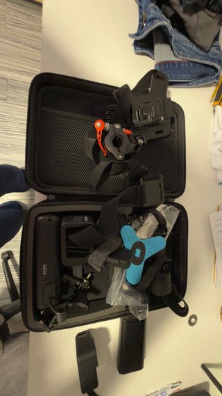 GoPro HERO13 Creator Kit + 2 baterías y extras
