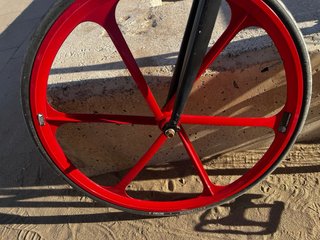 Bici Fixed/Piñón Fijo Negra Ruedas Rojas