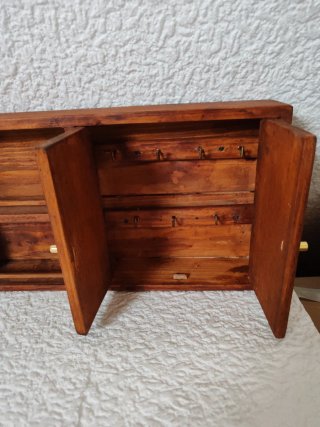 Mobilietto portachiavi in legno