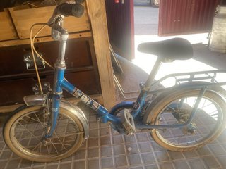 Bicicleta BH azul antigua