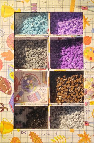 Lote Hama Beads + bases + figuras