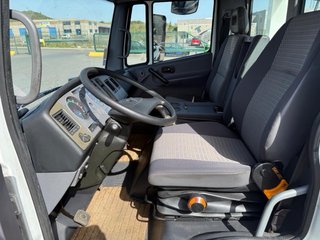 Nissan Atleon Camión Grúa 42.000 km