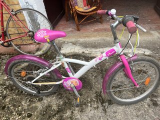 Bicicleta infantil Btwin 20 bianco e rosa