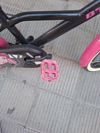 Bicicleta infantil B'TWIN 20 rosa y negra