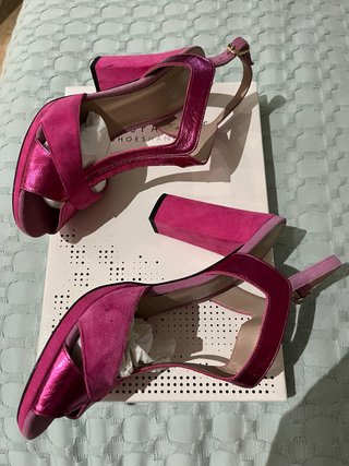 Zapatos de fiesta Gloria Ortiz dorados y rosas