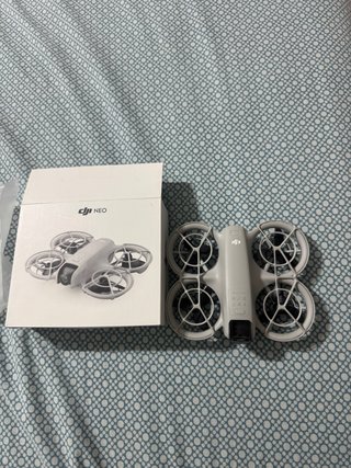 DJI NEO Drone Bianco
