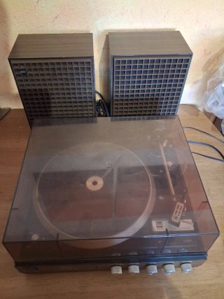 Tocadiscos Bettor EF-143 con altavoces
