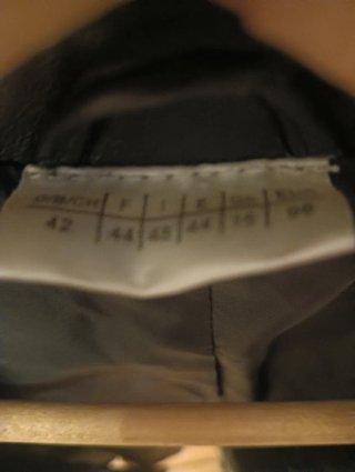 Chaqueta de piel negra