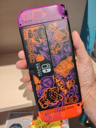 Nintendo Switch OLED Edizione Pokémon