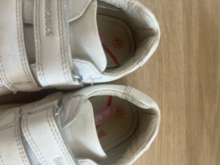 Zapatillas Biomecanics Talla 23 Blancas
