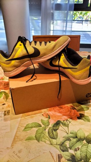Zapatillas Nike Clavos Talla 39 Amarillas
