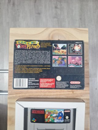 Super Mario World 2 Yoshi's Island SNES