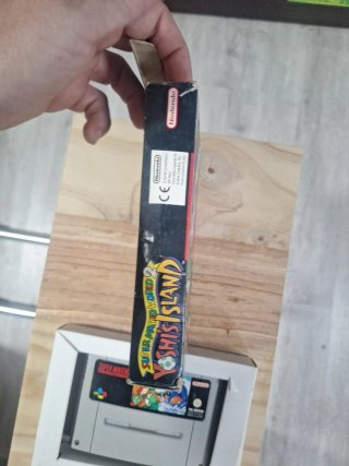 Super Mario World 2 Yoshi's Island SNES