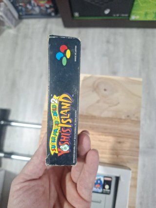 Super Mario World 2 Yoshi's Island SNES