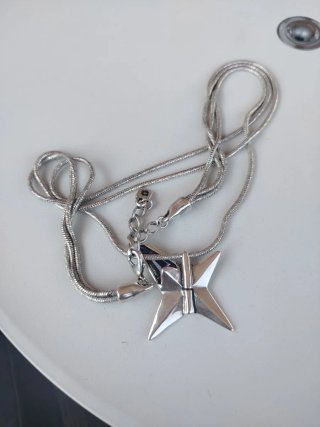 Collar UNO de 50 Mariposa Azul y Plata
