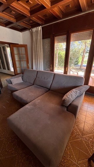 Sofá chaise longue gris tela