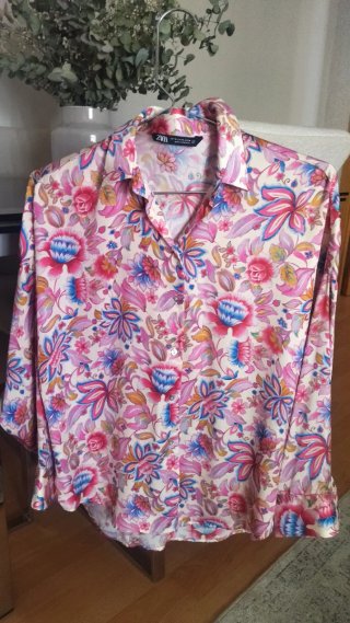Camisa satinada. Sin estrenar