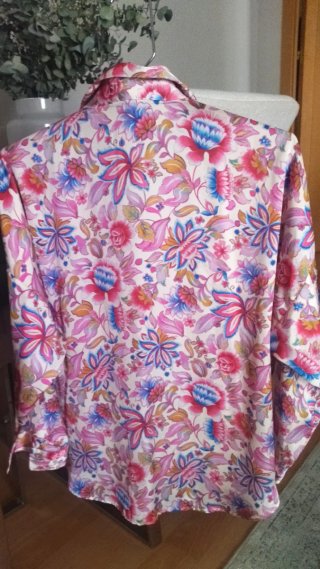 Camisa satinada. Sin estrenar