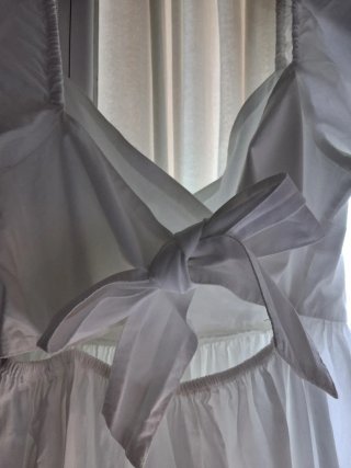 Vestido blanco manga abullonada