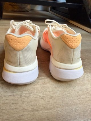 Zapatillas Adidas Running Beige y Naranja