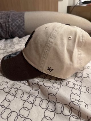 Gorra New York Yankees 47 Clean Up Beige/Marrón
