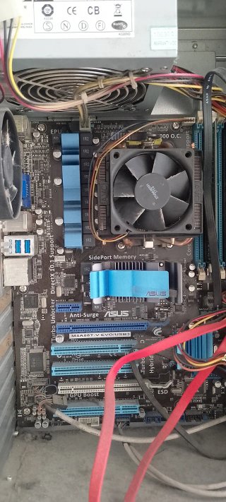 15€ tutto, computer, monitor, tastiera, mouse, cavi