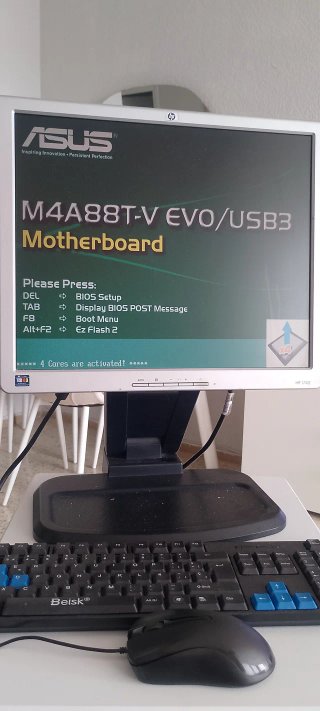 15€ tutto, computer, monitor, tastiera, mouse, cavi