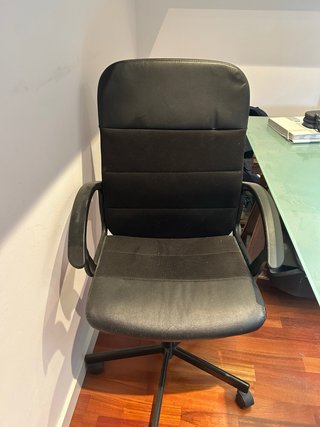 Silla de oficina negra