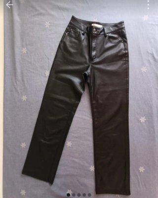 Pantalón polipiel Zara negro