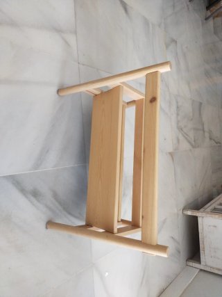 Estantería pequeña de madera