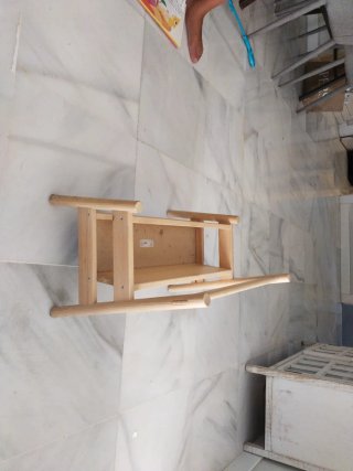Estantería pequeña de madera
