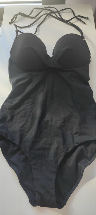 Bañador negro con tiras