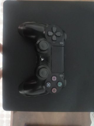 PS4 (PlayStation 4) Negra + Mando + FIFA 18