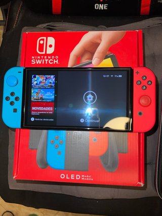 Nintendo Switch OLED Azul/Rojo Como Nueva