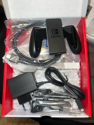 Nintendo Switch OLED Azul/Rojo Como Nueva