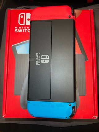 Nintendo Switch OLED Azul/Rojo Como Nueva