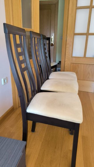 Mesa comedor y 6 sillas, madera oscura