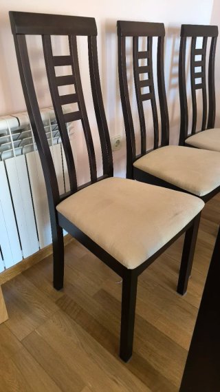 Mesa comedor y 6 sillas, madera oscura