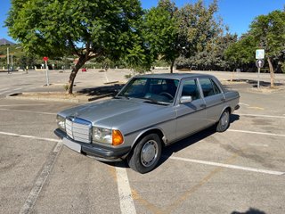 Mercedes Benz W123 230E 1982