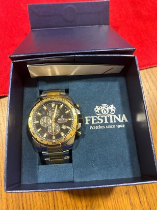Reloj Festina Hombre Negro y Dorado