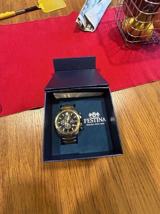 Reloj Festina Hombre Negro y Dorado