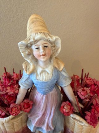 Antiguo palillero o figura de porcelana Biscuit