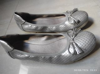 Zapatos Bailarinas Plateados con Lazo