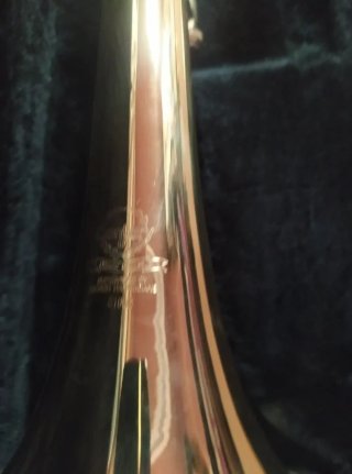 Trombón de latón marca Century