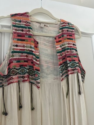 Chaleco largo Zara con abalorios