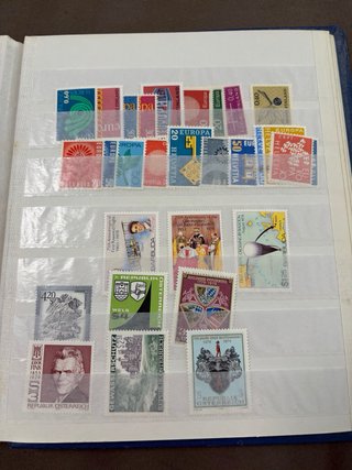 Album di francobolli mondiali